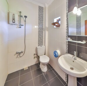 Standard-Doppel- oder -Zweibettzimmer | Badezimmer