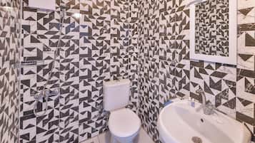 Standard Double or Twin Room | Bathroom | Slippers