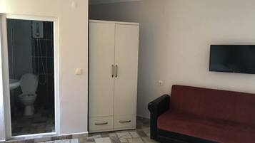 Standard Single Room | Bathroom