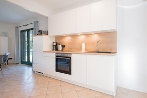 Kühlschrank, Ofen, Herdplatte, Geschirrspüler