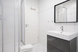 Shower, hair dryer - First floor apartment Lee East 2.2 (Ostseebad Dierhagen)