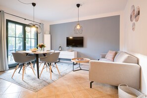 TV - First floor apartment Lee East 2.2 (Ostseebad Dierhagen)