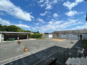 Unclassified image, 2 of 18, button