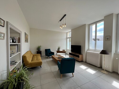 Charmant gîte à Paudy avec terrasse, 3 chambres et forfait tout inclus