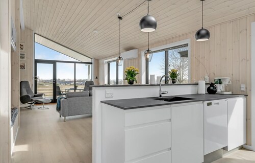 Lovely home in Frederiksværk with WiFi