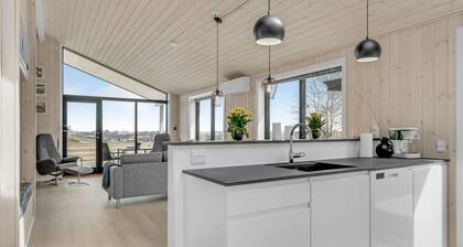 Lovely home in FrederiksvĂŠrk with WiFi