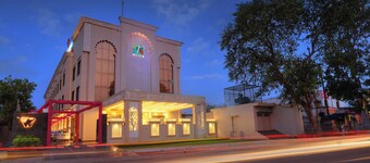 Wingston A TreeHouse Hotel Barsana