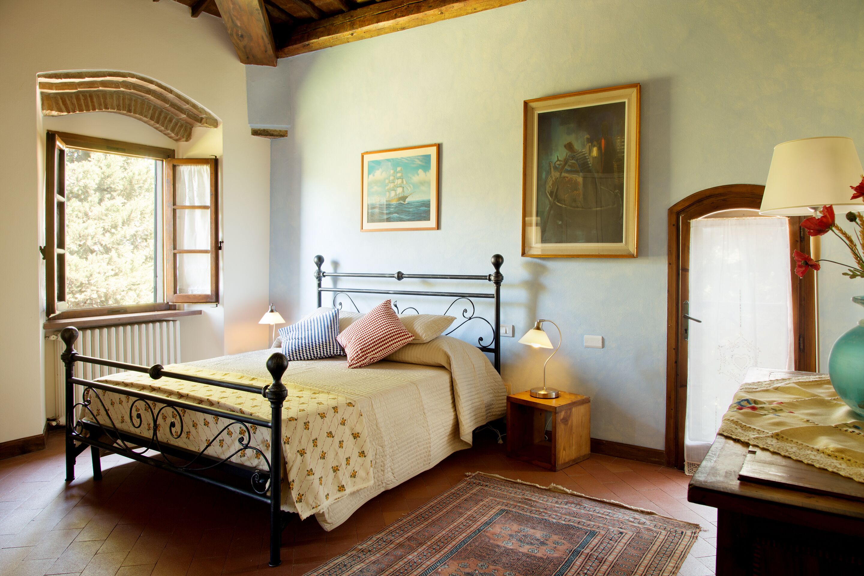 Apartment in the green of Chianti with panoramic swimming pool