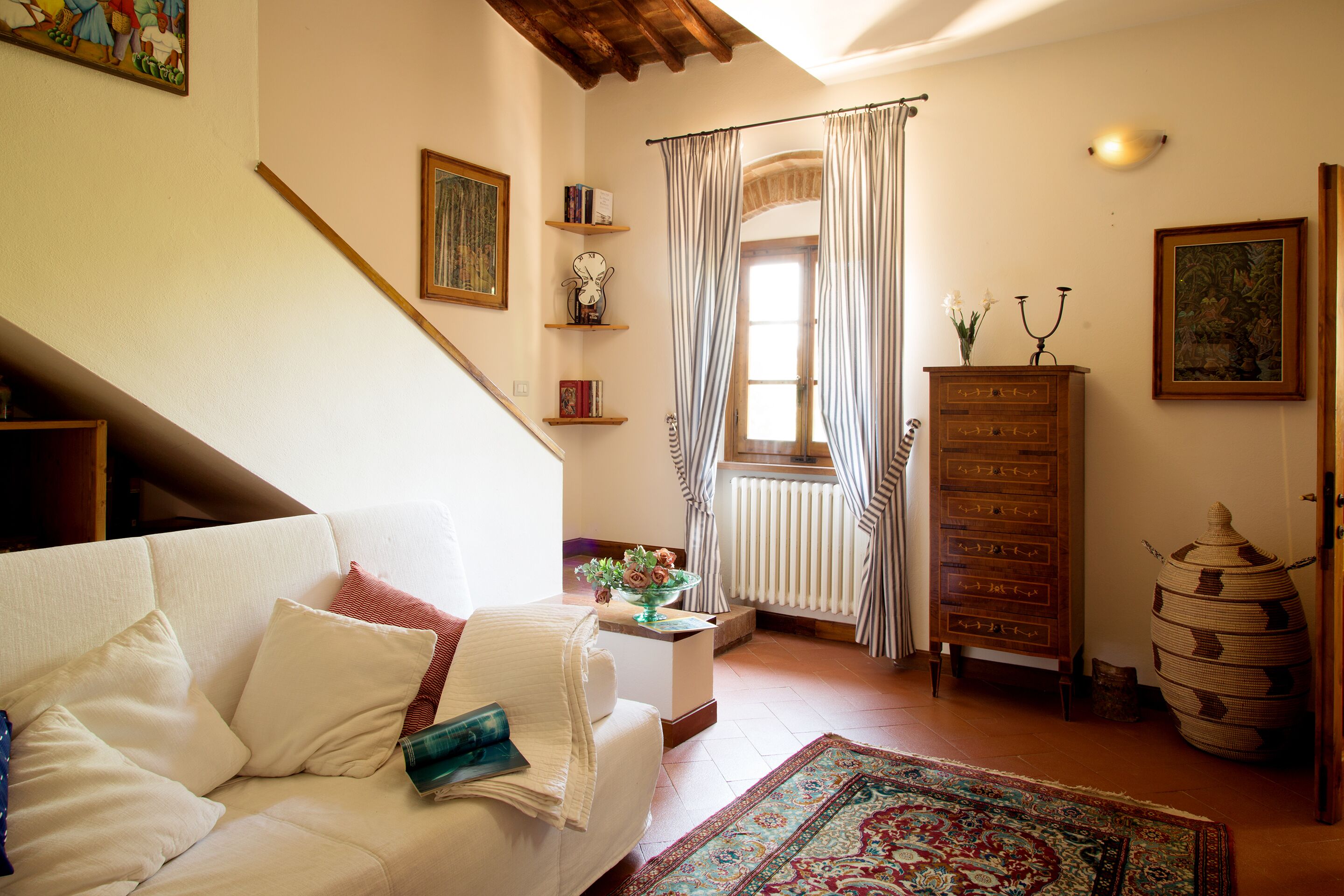 Apartment in the green of Chianti with panoramic swimming pool