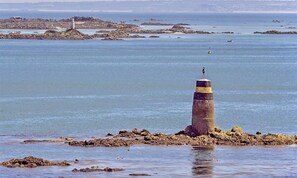 Vlak bij het strand, ligstoelen
