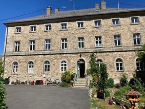 Exterior - Living in a stately home from 1848 in the Fichtelgebirge (Ebnath)