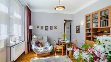 Apartment | Living area | TV