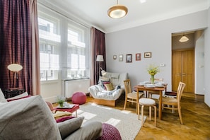 Apartment | Living area | TV