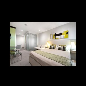 1 bedroom, desk, iron/ironing board, WiFi