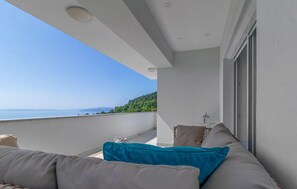 Property grounds - Nice home in Bregi with sauna (Bregi)