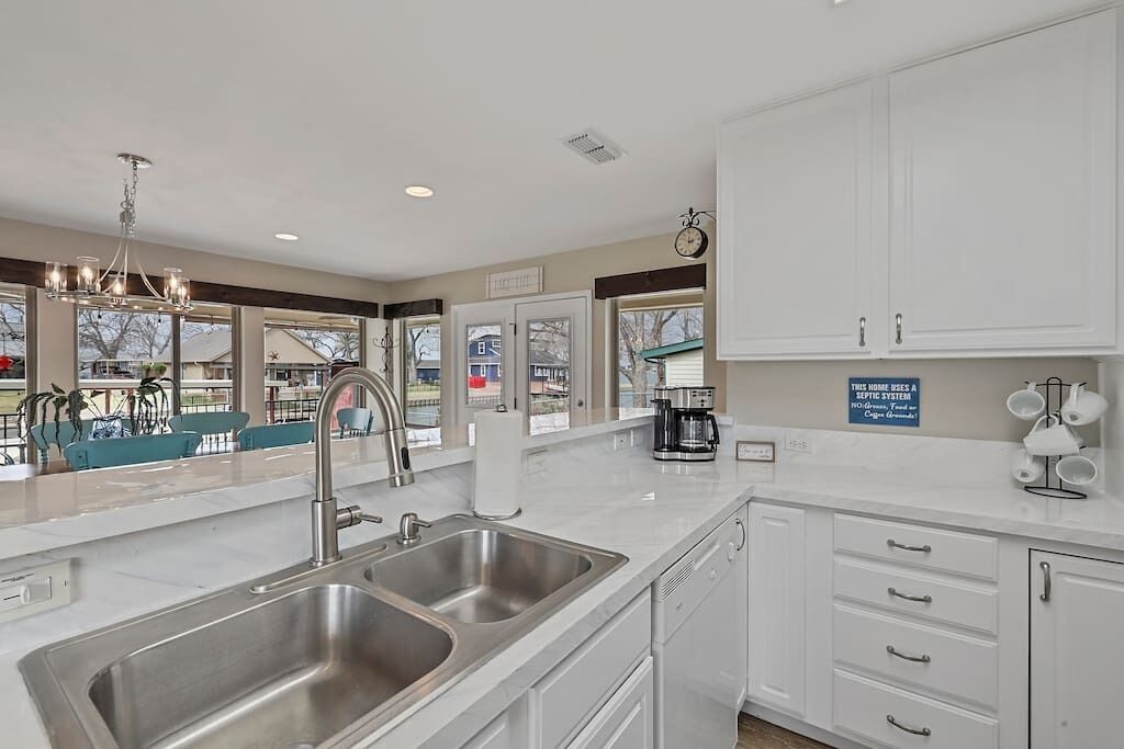 Diamond On The Water-kayaks, fire pit and fishing