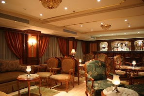 2 bar/ruang istirahat 