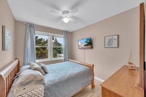 8 bedrooms, iron/ironing board, free WiFi, bed sheets - Salty Life-Spacious 8BR Beach House with Game Room & Rooftop Deck Near Boardwalk (Seaside Heights)