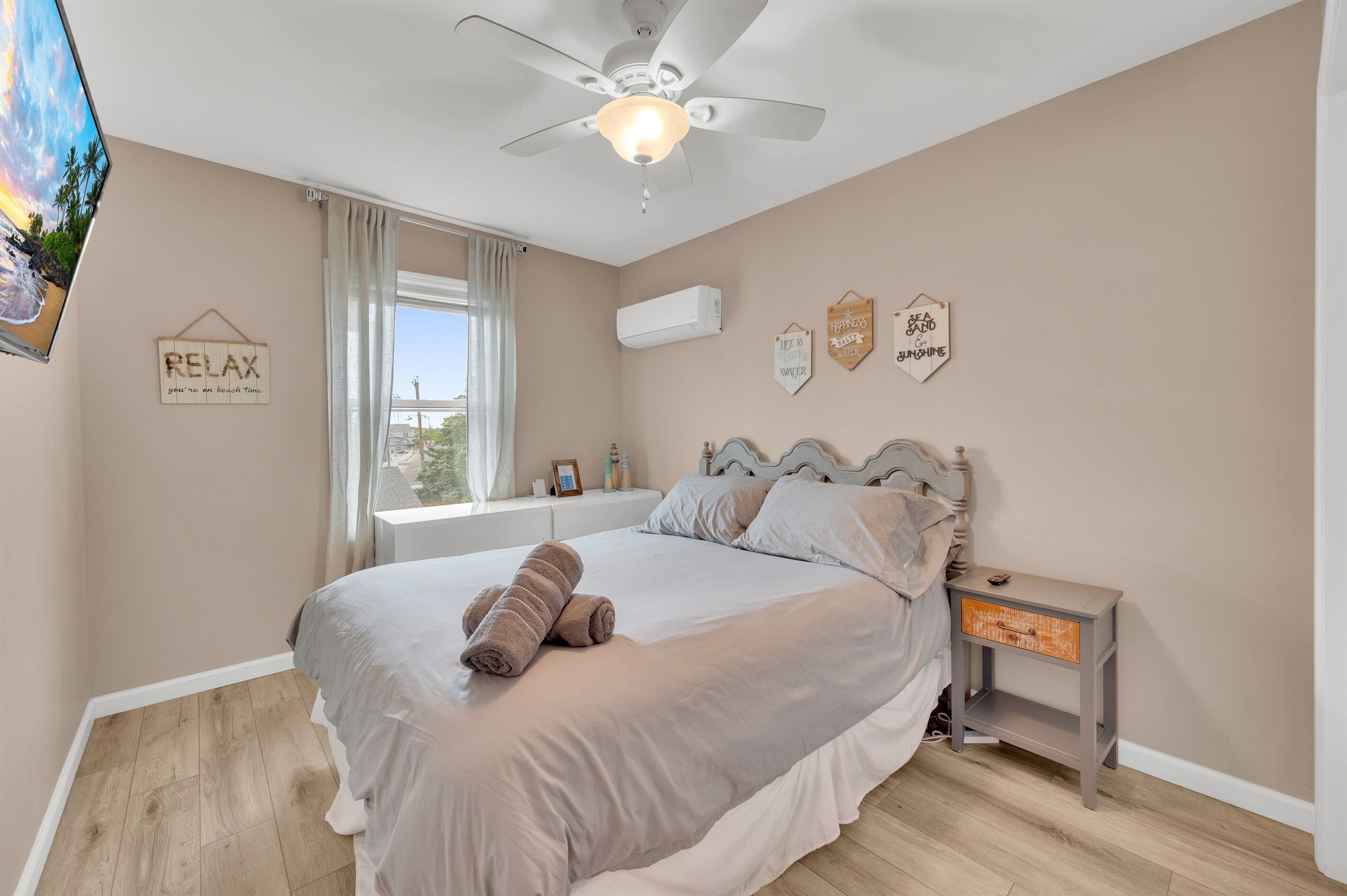 8 soverom, strykejern/-brett, wi-fi (inkludert) og sengetøy