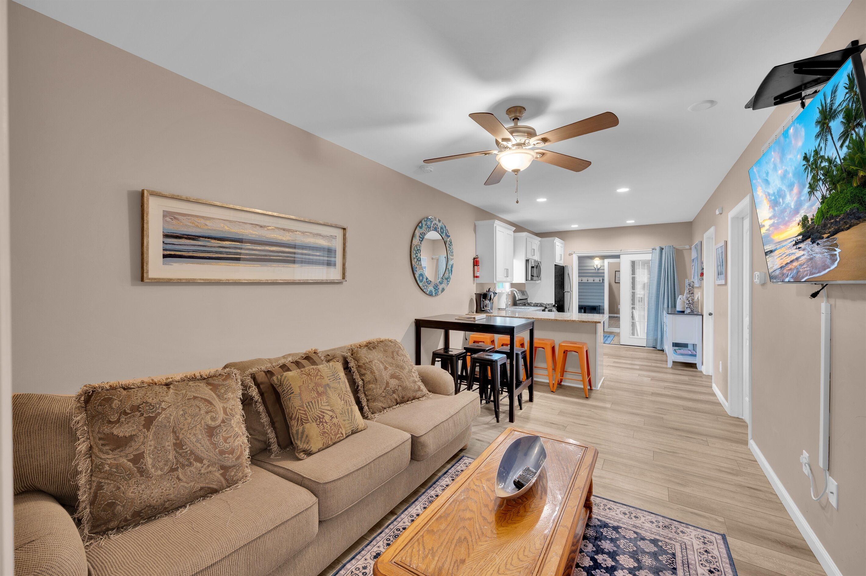 Smart-TV, fotballspill, bordtennis og bøker