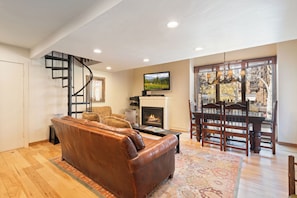 Smart-tv, pejs, stereoanlæg