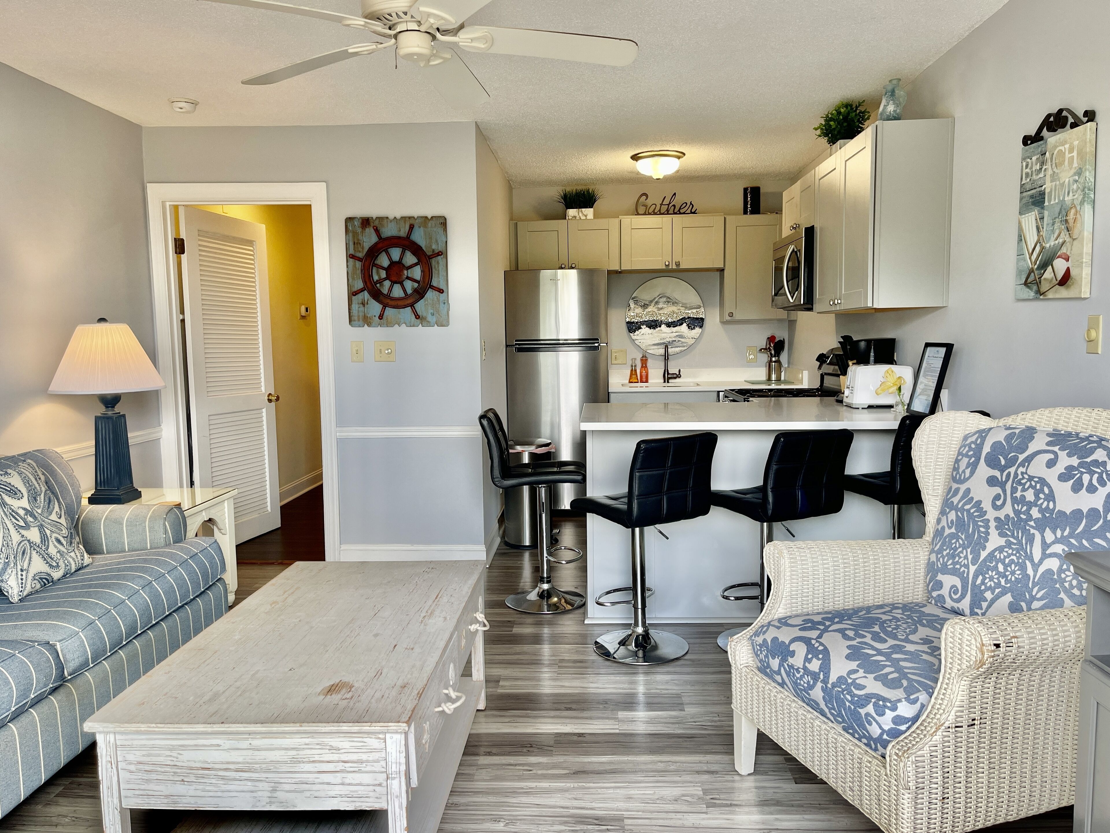 308 Breakers - PRIVATE BEACH ACCESS! POOL! NEW KITCHEN! COLIGNY PLAZA!