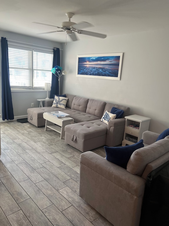 Beautiful Beachfront Condo In Wildwood Crest, Nj - With Full Kitchen! - Cape May, NJ