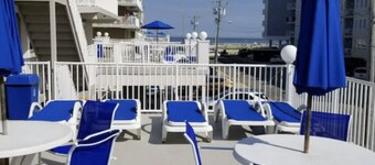 Beautiful Beachfront Condo in Wildwood Crest, NJ - With Full Kitchen! 