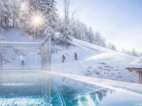 Premium Ferienhaus mit 5 Schlafzimmern, Sauna & Pool