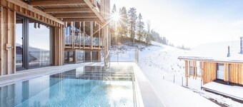 Premium Chalet with 5 bedrooms and sauna & pool