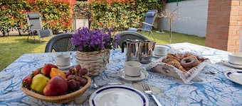 Regarda - Gruber detached-house with garden, pool, wifi