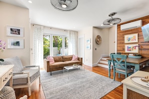 TV - KEY LIME COTTAGE ~ Stunning 3 BR/2Ba with Pool & Incredible Location! (Key West)