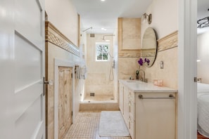 Shower, hair dryer, towels