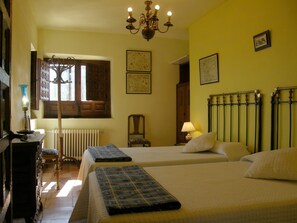 7 Schlafzimmer, Bügeleisen/Bügelbrett, WLAN, Bettwäsche