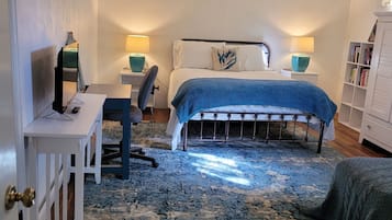 1 slaapkamer, een strijkplank/strijkijzer, reisbedje, wifi