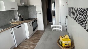 Uklassifisert bilde, 2 av 32, knapp