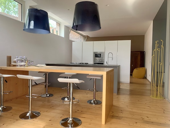 Apartment | Private kitchen | Fridge, microwave, oven, stovetop