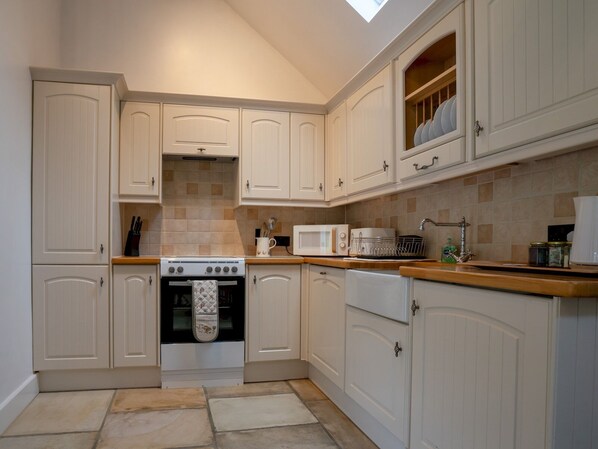 Refrigerador, microondas, horno y lavavajillas 