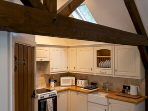 Refrigerador, microondas, horno y lavavajillas 