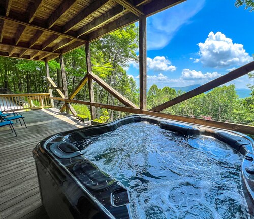 El Cabitan - 4BR/4BA cabin w/Mtn Views, Hot Tub, Game Room Near Town!