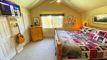 4 bedrooms, in-room safe, iron/ironing board, WiFi