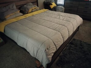 4 chambres, fer et planche à repasser, accès Internet