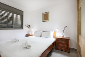 Apartment | 2 bedrooms, desk, free WiFi, bed sheets
