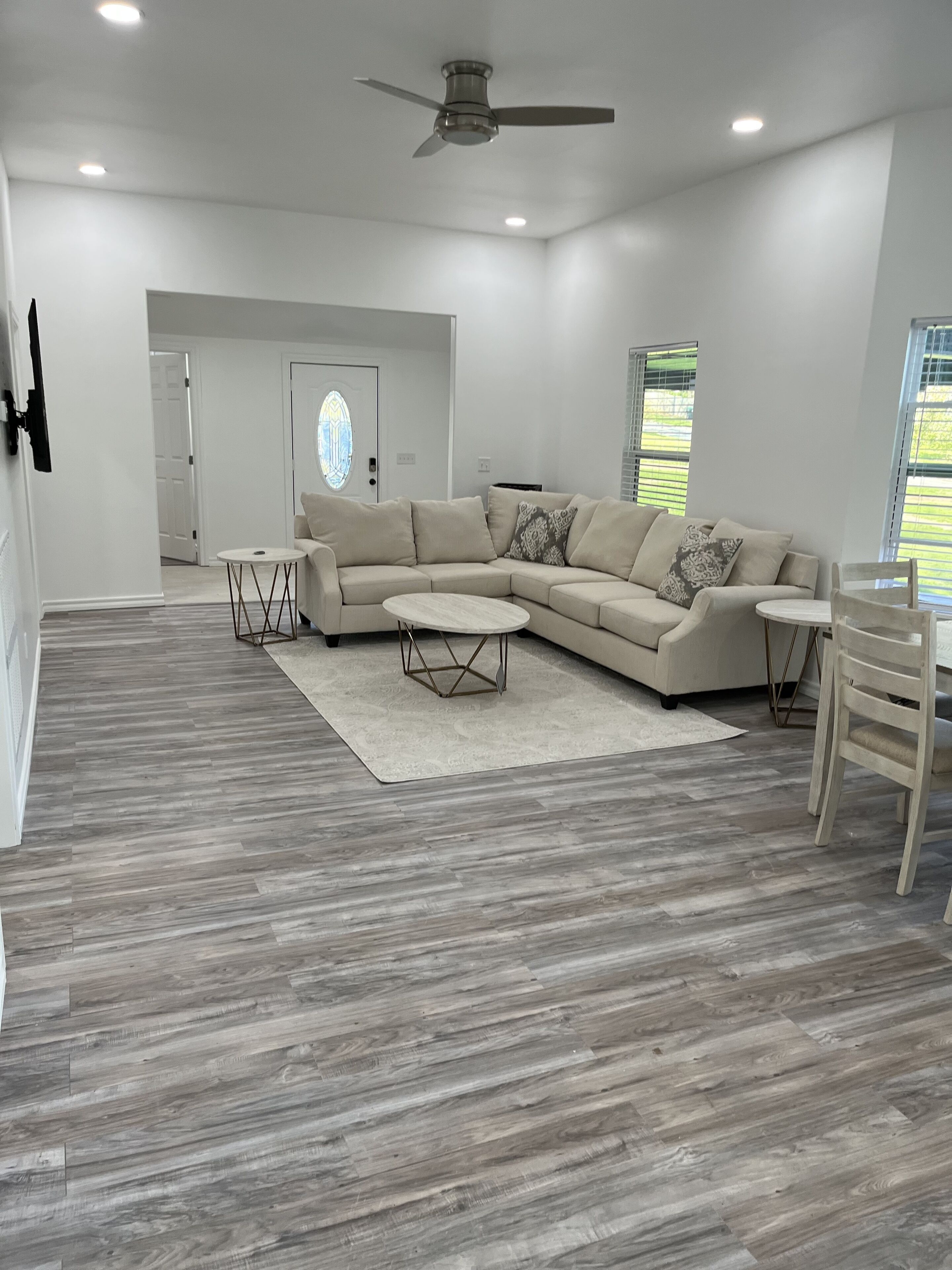 The Ritzy Villa! Walking distance to downtown!