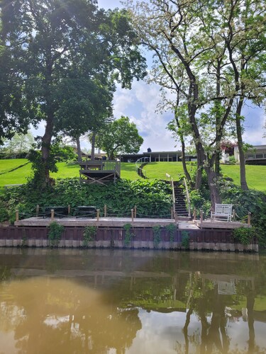 Game Room, Bar, Dock and River Patio