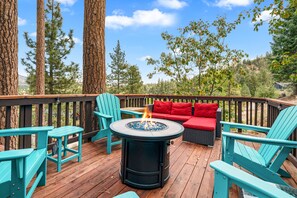 Property grounds - BB Lake View Lodge - Hot Tub, Fire Pit, Lake View, Walk to Village (Big Bear Lake)