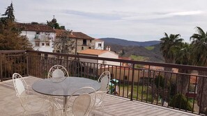 Outdoor dining - Apartment Las Huertas - Buenavista (Villamiel)