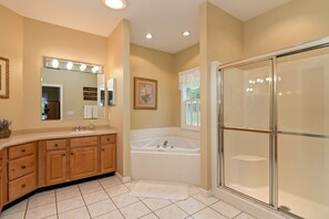 Combined shower/tub, jetted tub, hair dryer, towels - Tranquil  Beautiful Waterfront  Near Historic St. Michaels & Royal Oak (easton)