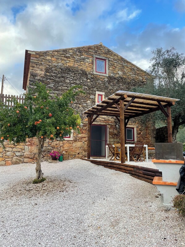 تناول الطعام بالخارج