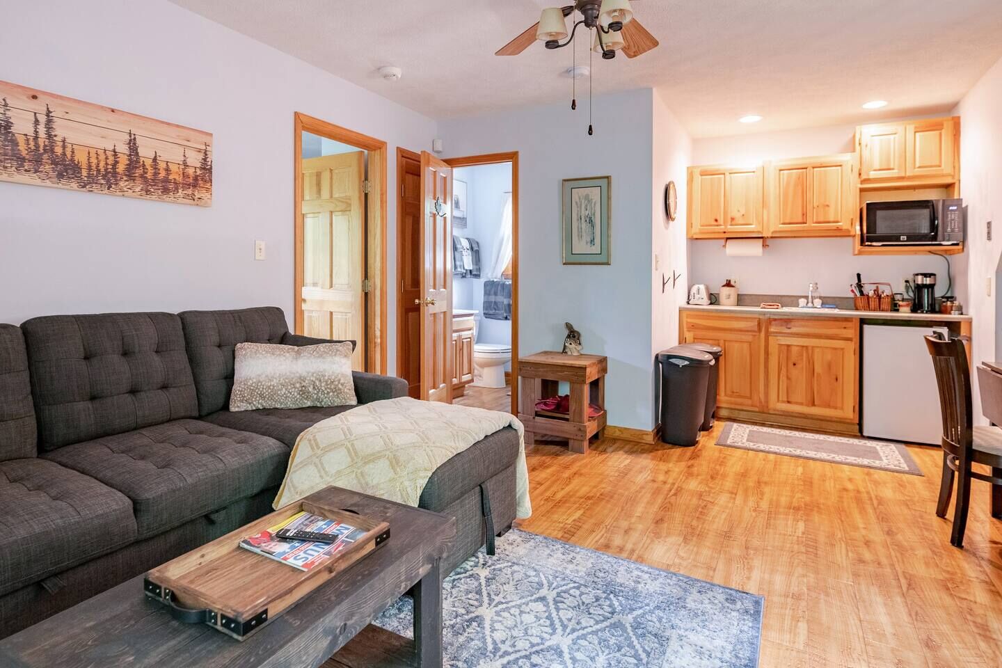 Cozy carriage house - private home near skiing